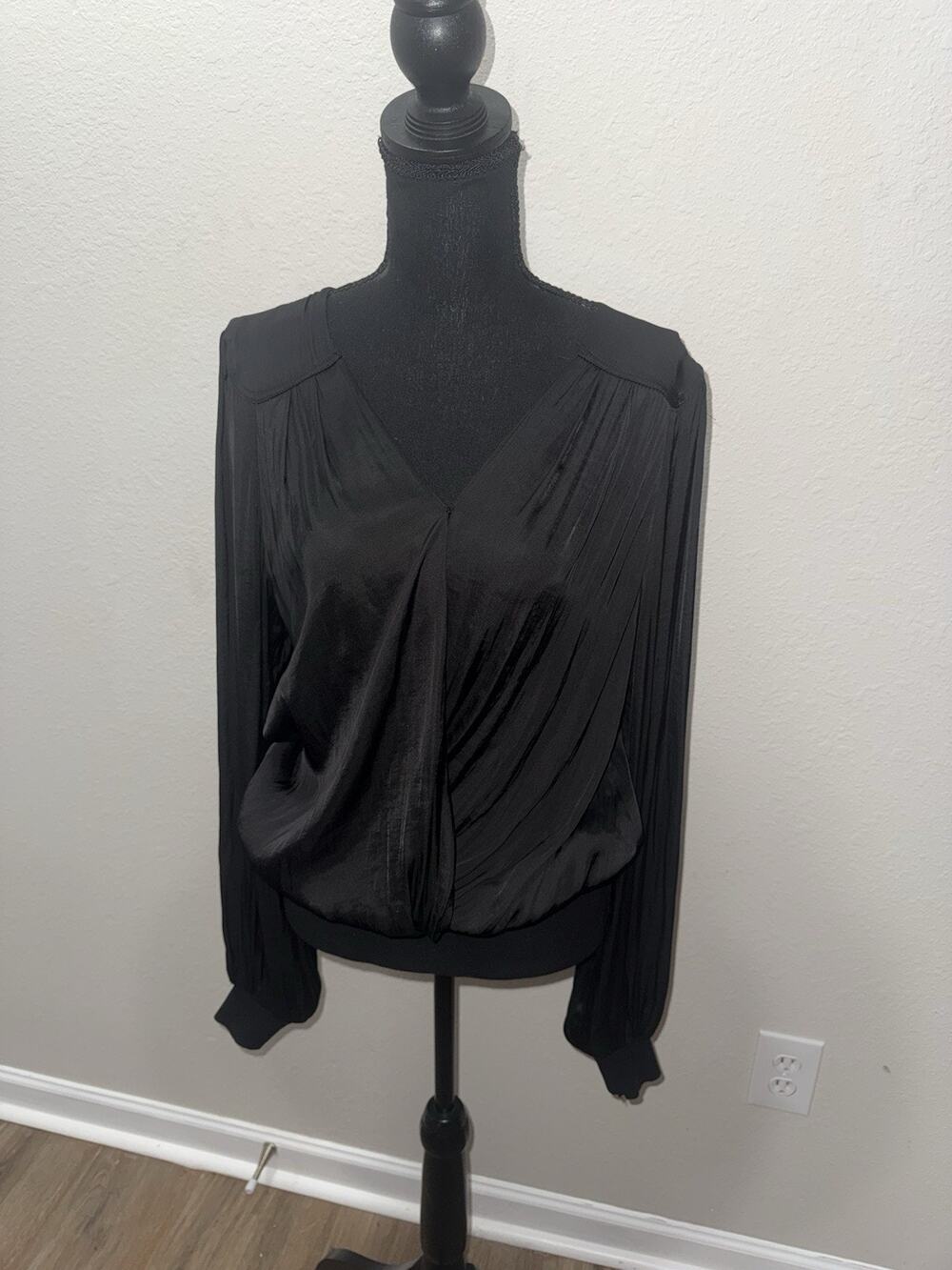 Current Air Los Angeles Black Wrap Blouse Large L Satin Plated V-Neck Top
